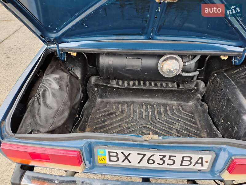 Седан ВАЗ / Lada 2107 2002 в Нетешине