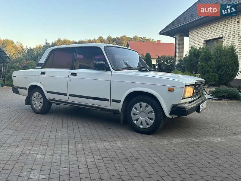 Седан ВАЗ / Lada 2107 1986 в Ковеле