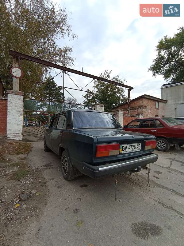 Седан ВАЗ / Lada 2107 2005 в Александрие