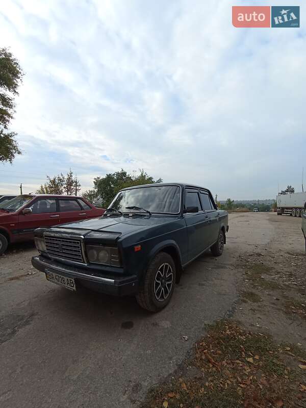 Седан ВАЗ / Lada 2107 2005 в Александрие