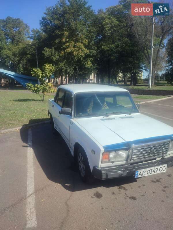 Седан ВАЗ / Lada 2107 1983 в Каменском