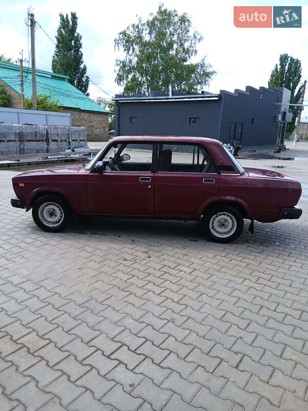 Седан ВАЗ / Lada 2107 2001 в Слов'янську