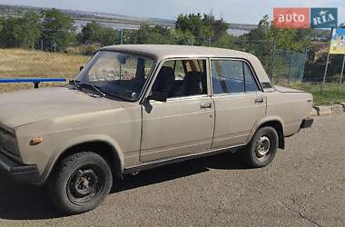 Седан ВАЗ 2107 1987 в Рогані