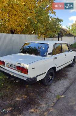 Седан ВАЗ 2107 1987 в  фото 3 Седан ВАЗ 2107 1987 в