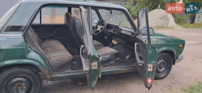 Седан ВАЗ / Lada 2107 1996 в Днепре