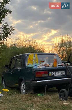 Седан ВАЗ 2107 2004 в Нововолынске