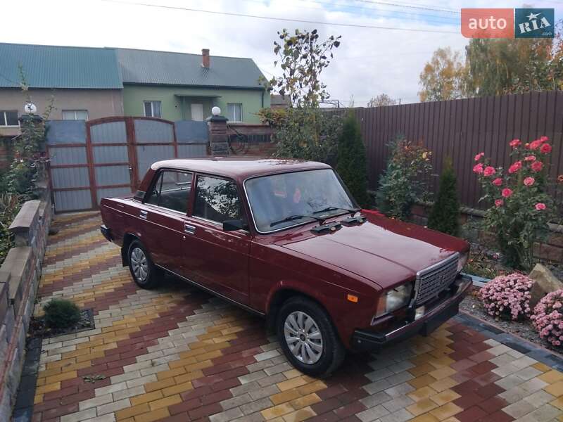 Седан ВАЗ / Lada 2107 2008 в Гоще