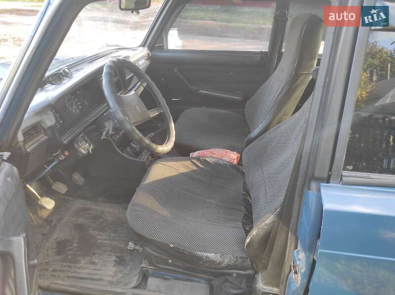 Седан ВАЗ / Lada 2107 1991 в Ромнах