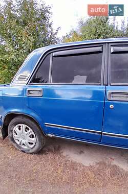 Седан ВАЗ / Lada 2107 1991 в Ромнах