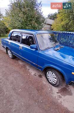 Седан ВАЗ / Lada 2107 1991 в Ромнах