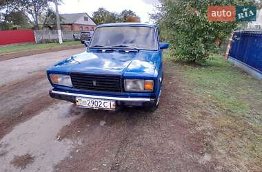 Седан ВАЗ / Lada 2107 1991 в Ромнах