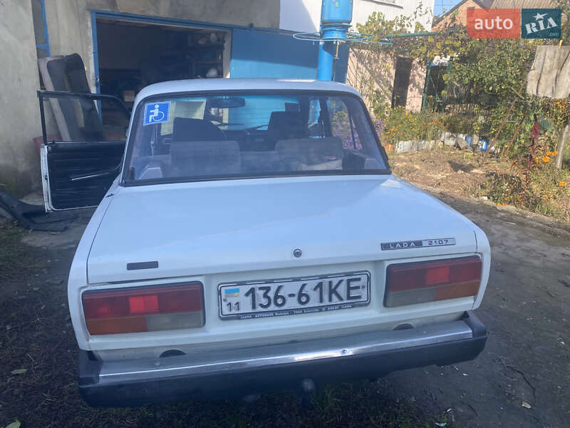 Седан ВАЗ / Lada 2107 1998 в Виннице