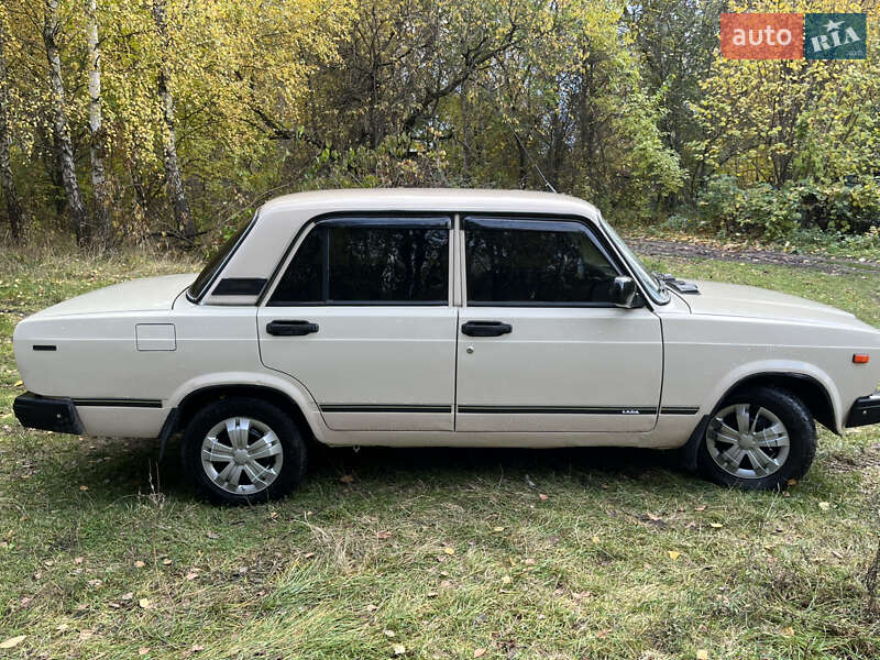 Седан ВАЗ / Lada 2107 1996 в Чернигове