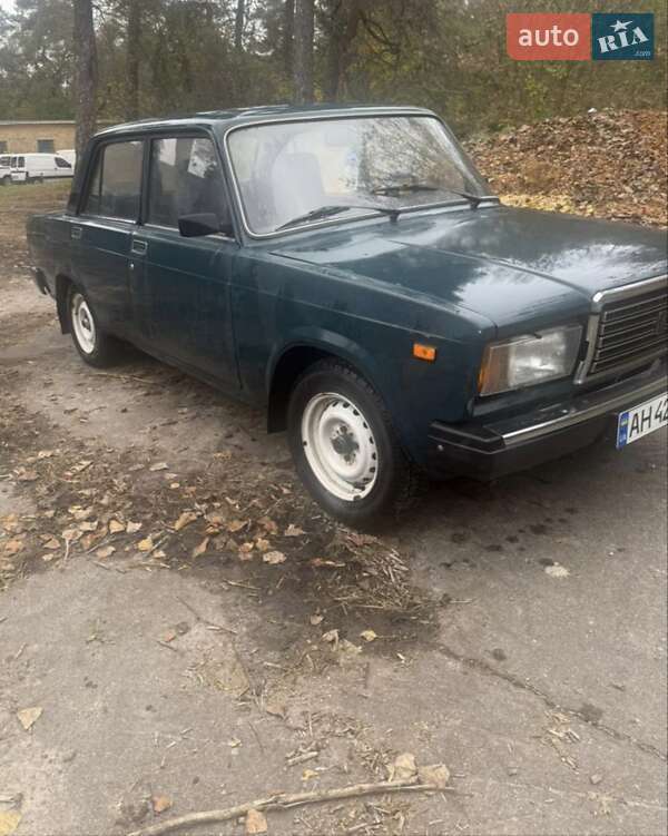 Седан ВАЗ 2107 2004 в  фото Седан ВАЗ 2107 2004 в