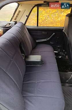 Седан ВАЗ 2107 1986 в  фото 8 Седан ВАЗ 2107 1986 в