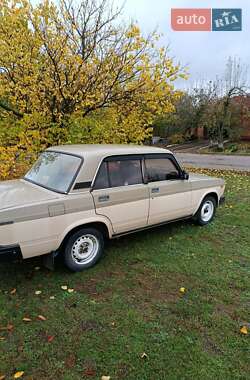 Седан ВАЗ 2107 1986 в  фото 5 Седан ВАЗ 2107 1986 в