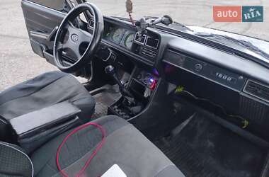 Седан ВАЗ 2107 1987 в  фото 10 Седан ВАЗ 2107 1987 в