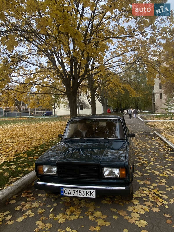 Седан ВАЗ / Lada 2107 2001 в Черкасах