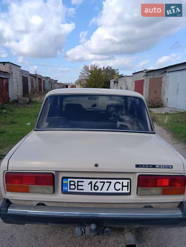 Седан ВАЗ / Lada 2107 1995 в Очакове