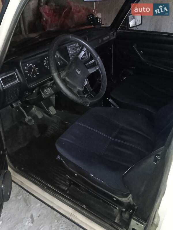 Седан ВАЗ / Lada 2107 1995 в Очакове