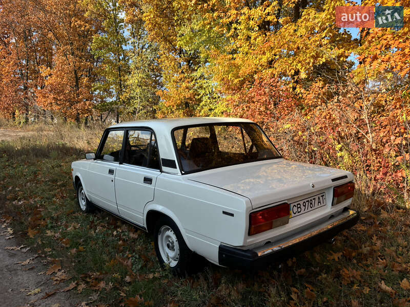 Седан ВАЗ / Lada 2107 2000 в Чернігові