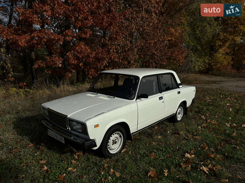 Седан ВАЗ / Lada 2107 2000 в Чернігові