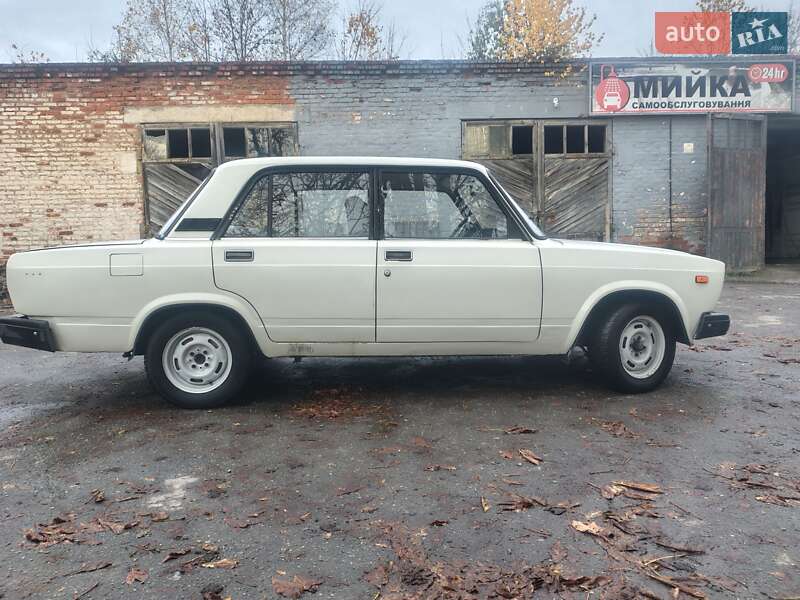 Седан ВАЗ / Lada 2107 2007 в Радомишлі фото 2 Седан ВАЗ / Lada 2107 2007 в Радомишлі