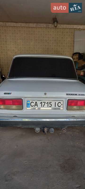 Седан ВАЗ / Lada 2107 2003 в Киеве