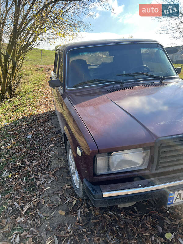 Седан ВАЗ / Lada 2107 2007 в Гайсине