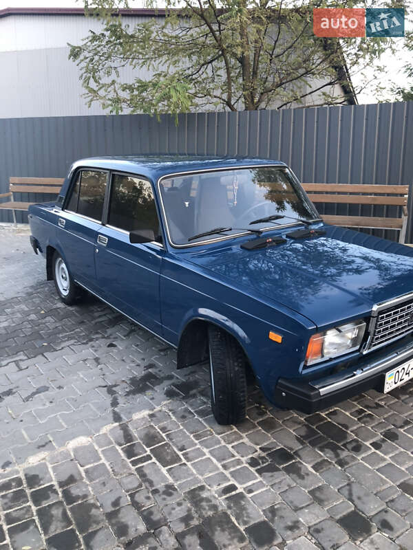 Седан ВАЗ / Lada 2107 2004 в Заліщиках фото 5 Седан ВАЗ / Lada 2107 2004 в Заліщиках