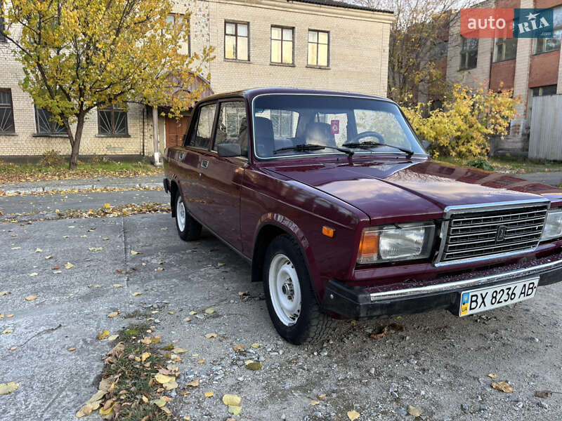 Седан ВАЗ / Lada 2107 2005 в Каменец-Подольском