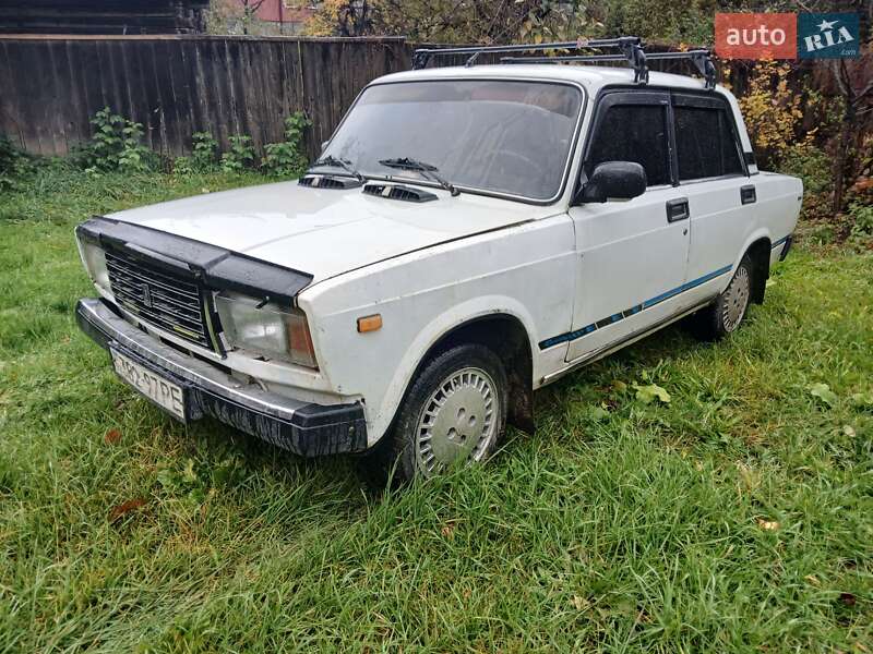 Седан ВАЗ / Lada 2107 1990 в Тячеве