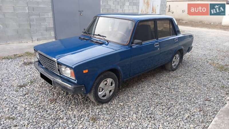 Седан ВАЗ / Lada 2107 2002 в Чорткове