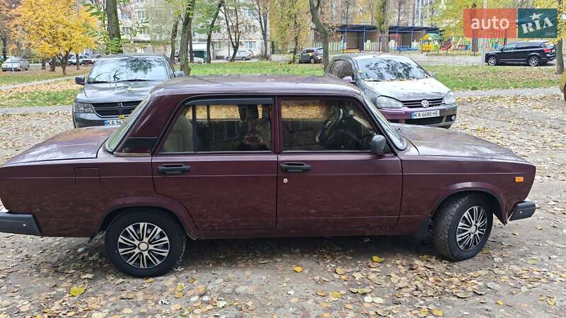 Седан ВАЗ / Lada 2107 2008 в Киеве