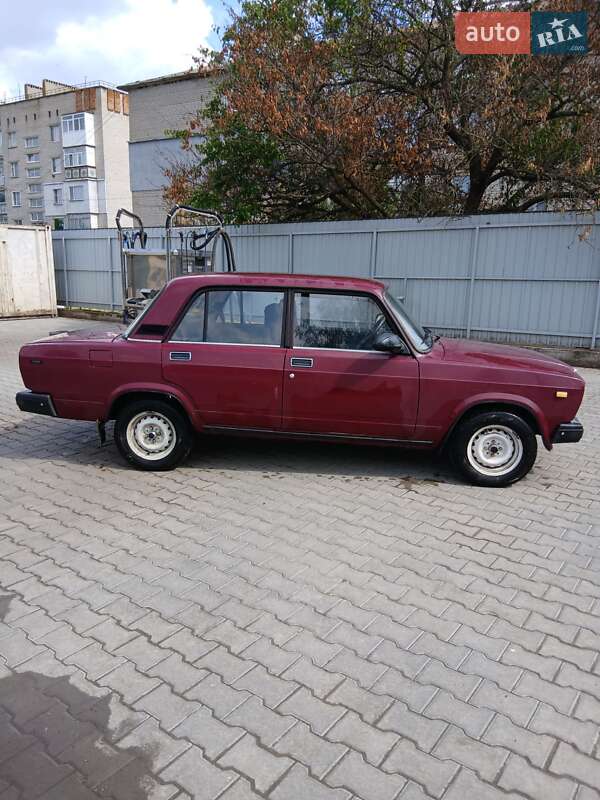 Седан ВАЗ / Lada 2107 2001 в Днепре