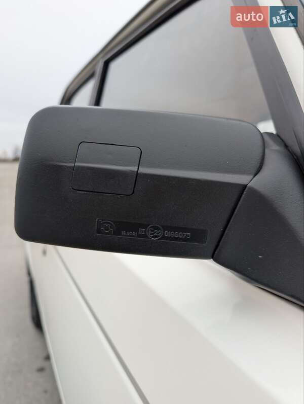 Седан ВАЗ / Lada 2107 1991 в Хотине фото 12 Седан ВАЗ / Lada 2107 1991 в Хотине