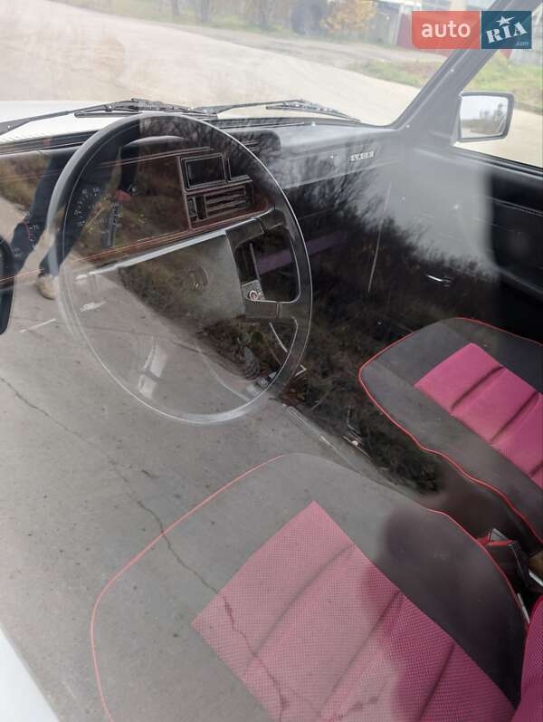 Седан ВАЗ / Lada 2107 1991 в Хотине фото 23 Седан ВАЗ / Lada 2107 1991 в Хотине