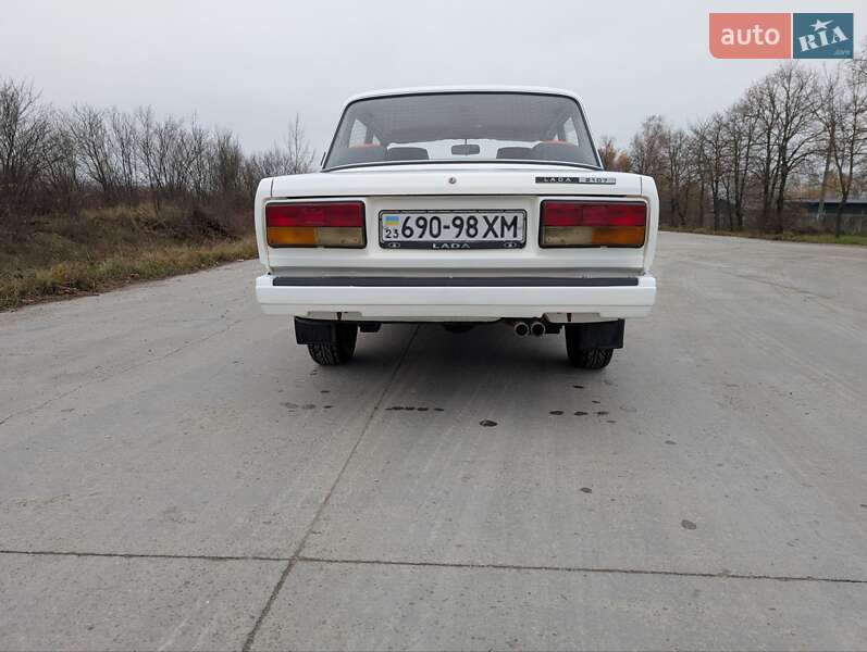 Седан ВАЗ / Lada 2107 1991 в Хотине фото 31 Седан ВАЗ / Lada 2107 1991 в Хотине