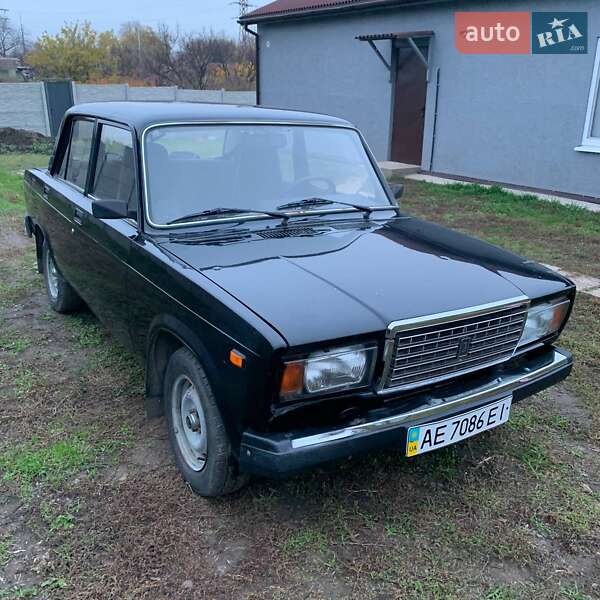 Седан ВАЗ / Lada 2107 2010 в Кривом Роге фото 3 Седан ВАЗ / Lada 2107 2010 в Кривом Роге