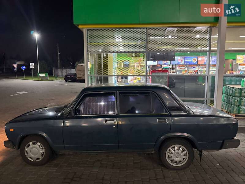 Седан ВАЗ / Lada 2107 2005 в Киеве фото 4 Седан ВАЗ / Lada 2107 2005 в Киеве