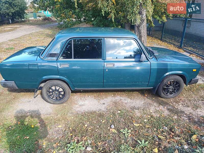 Седан ВАЗ / Lada 2107 2006 в Синельниково