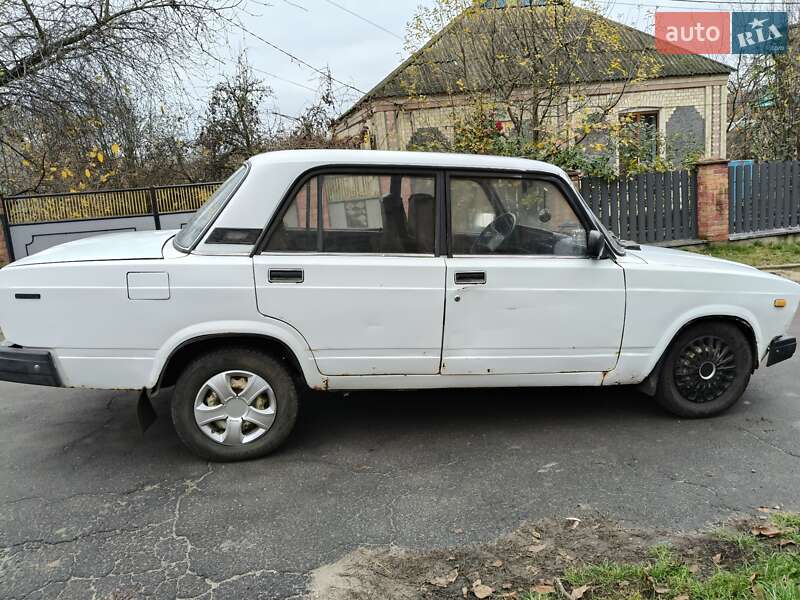 Седан ВАЗ / Lada 2107 1992 в Лысянке