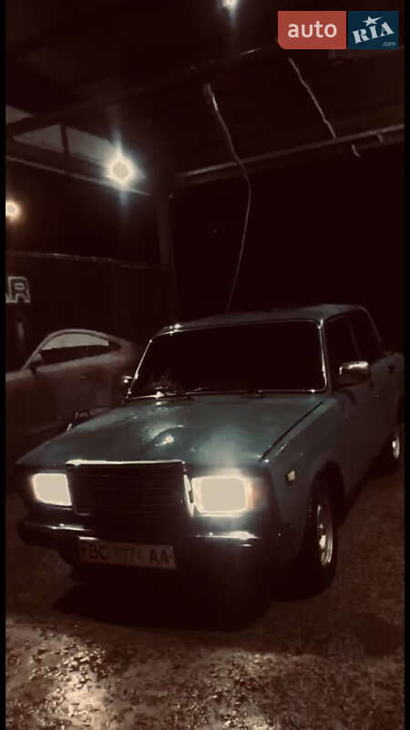 Седан ВАЗ / Lada 2107 2004 в Львове