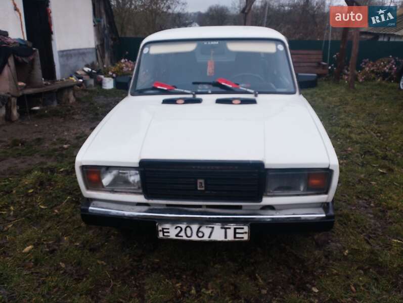 Седан ВАЗ / Lada 2107 1989 в Теребовле