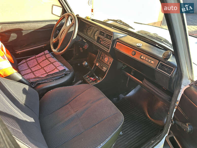 Седан ВАЗ / Lada 2107 1998 в Владимире