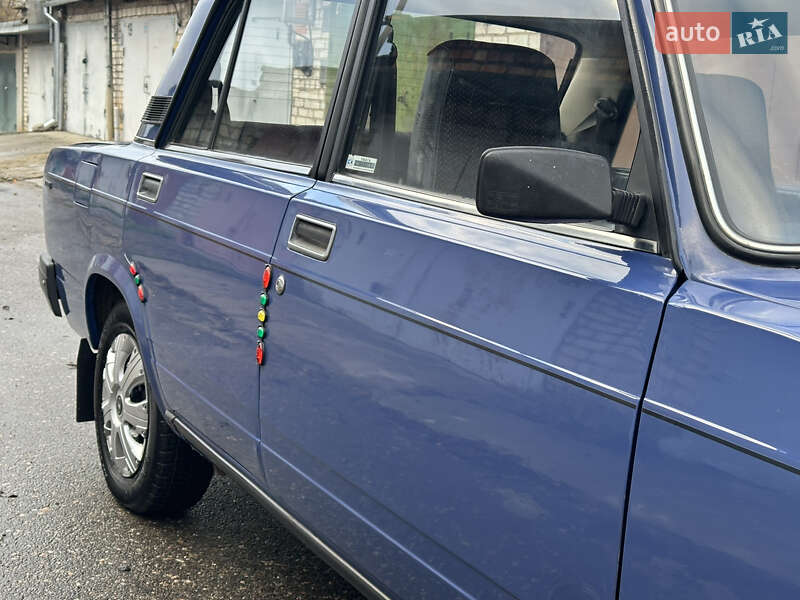 Седан ВАЗ / Lada 2107 2003 в Николаеве фото 5 Седан ВАЗ / Lada 2107 2003 в Николаеве