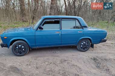 Седан ВАЗ / Lada 2107 2004 в Дніпрі