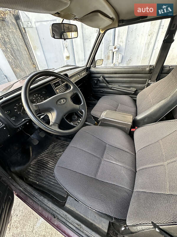 Седан ВАЗ / Lada 2107 2002 в Киеве