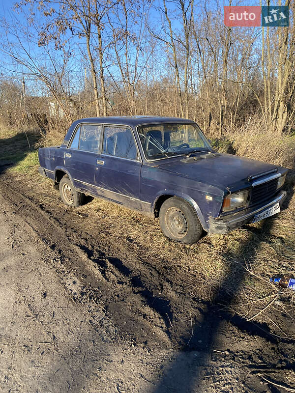 Седан ВАЗ / Lada 2107 1989 в Окнах