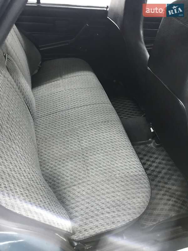 Седан ВАЗ / Lada 2107 2002 в Почаеве